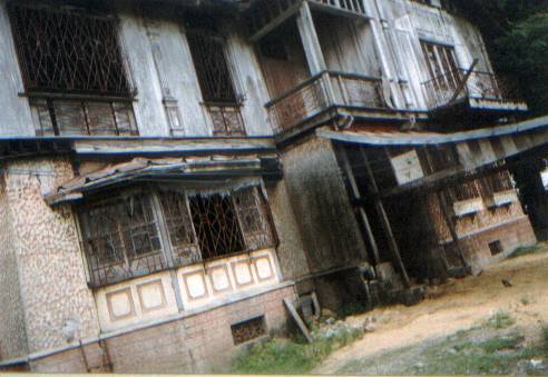 Look at the perfection of Bahay na Pula