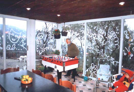 veranda con il calciobalilla