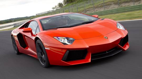 cars-lamborghini_00276512.jpg