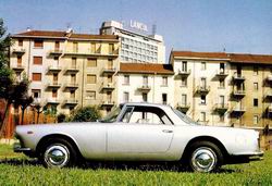 Flaminia GT pictured in the neigborhood of the Lancia building in Torino