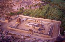 160.Hampi-Achyataraya_Temple-from_Matanga_Hill.jpg