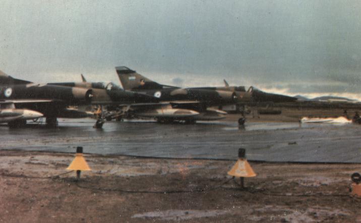 mirage.jpg (46340 bytes)