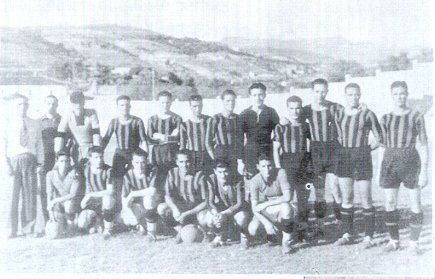 La squadra dell'Aquila prima della sciagura nella trasferta di Verona. Foto Gazzetta del Popolo 9 Dicembre 1937. L'Aquila Calcio, Abruzzo, Italy, capoluogo d'Abruzzo
