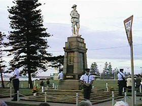 anzac05.jpg (6002 bytes)