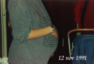 Martin i magen 12 nov 91 - 1 vecka innan han f�ds