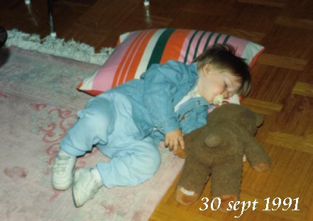 Sjuk igen, och sover p� vardagsrumsgolvet - igen!