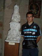 Yo con una g�rgola de copas
