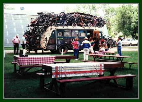 Lake_Preston_Picnic.JPG (28119 bytes)