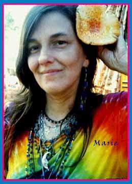 Marie_with_Amanita_Muscaria.jpg (15328 bytes)