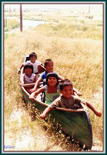 Sioux_children_sea_of_grass.JPG (38271 bytes)