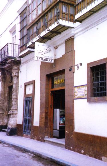 Bodega La Habana. �Si Hemingway levantara la cabeza!