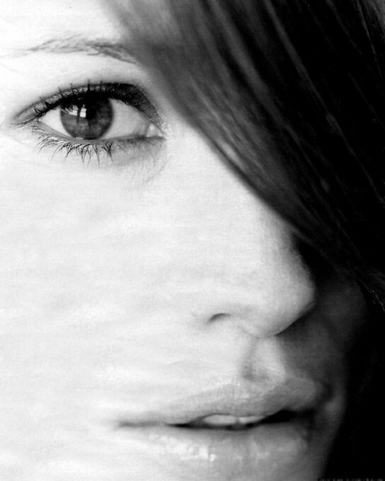 Camilla did not react to Laura�s touch.  She seemed lost in the depths of Laura�s eyes.