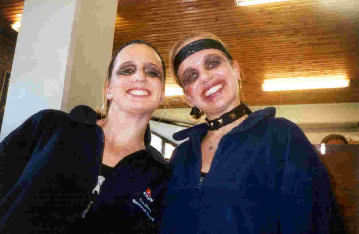 Bad Girls in slobbertrui