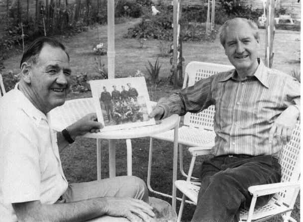 Jim Feasey (right), an airgunner on No. 171 Squadron visiting his old skipper, Jack Phillipson (left).&nbsp; Australia 1986.