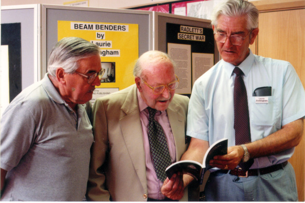 Laurie Brettingham (right) discussing 'Beam Benders with two former No. 80 Wing Members, Bob Oakes-Monger (left) and Bill Stickland (centre).