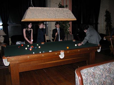 bj-plays-pool