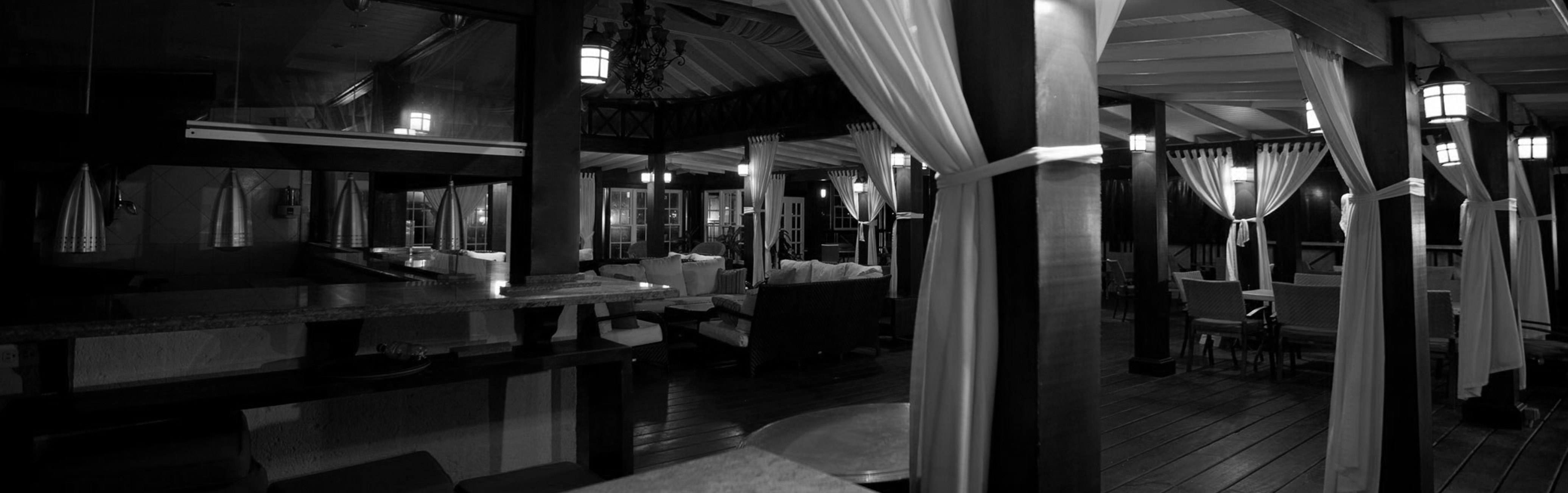 Town Restaurant Lounge