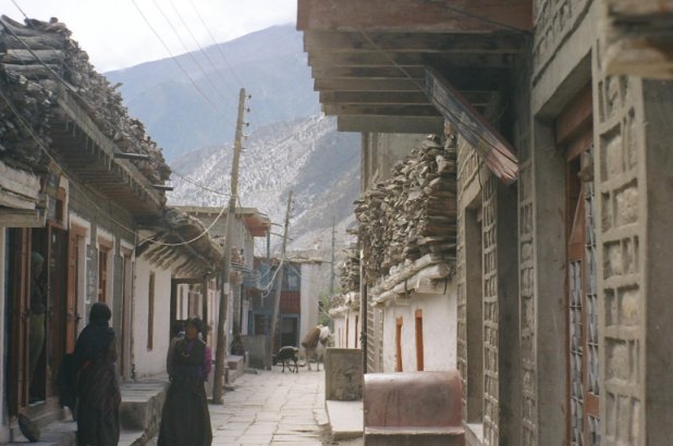 Jomsom street