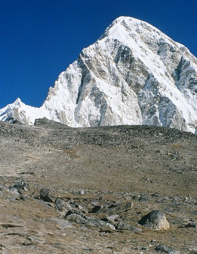 Approaching the top of Kalar Pattar