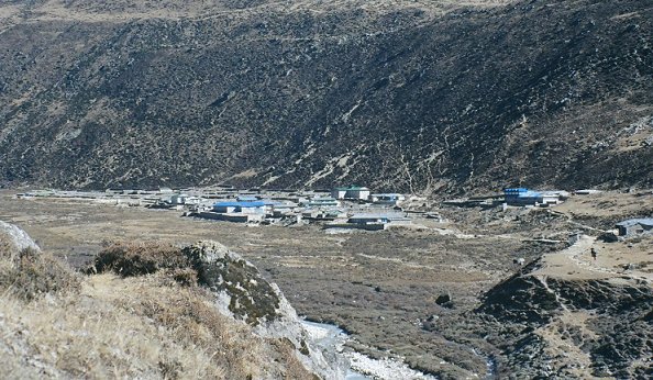 Leaving Pheriche