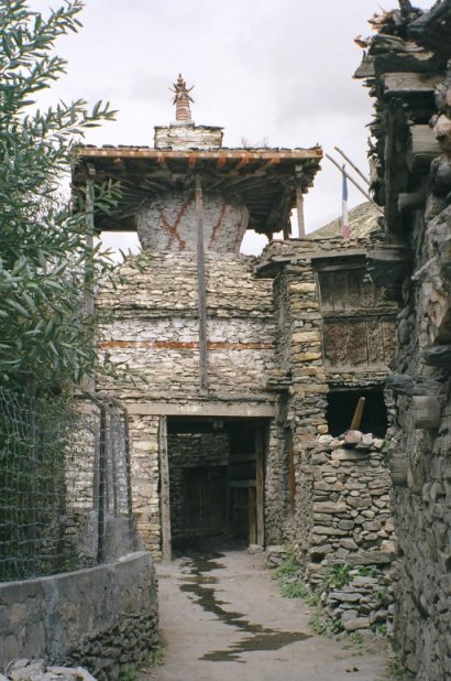  Manang Chorten