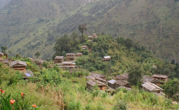A village on the way to Nayapul