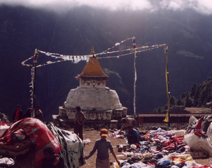 Tibetan traders and stupa