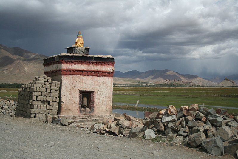 Chorten and landscape
