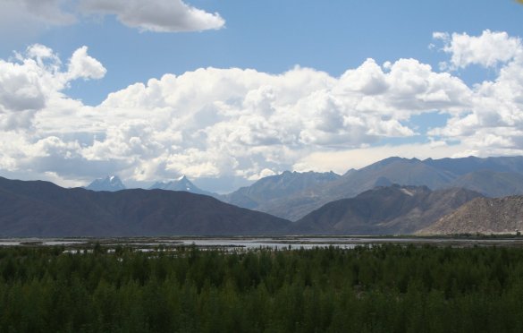 Scenes on way to Lhasa