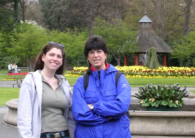 Debbie and Julia at St Stephen's Green