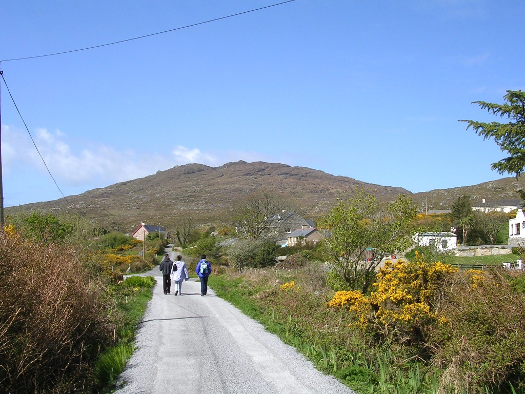 path to Mt Errisbeg