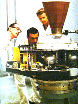 comsat.bmp (259638 bytes)