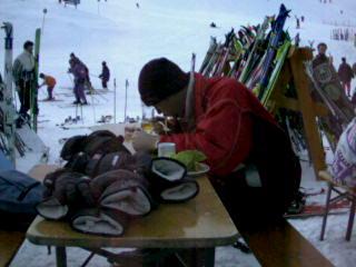 Steve eating, can you do this in public!?!?