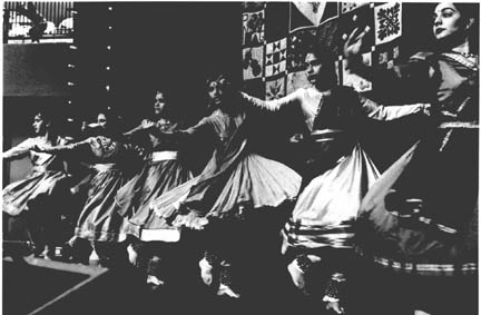 kathak dancers at seattle folklife festival