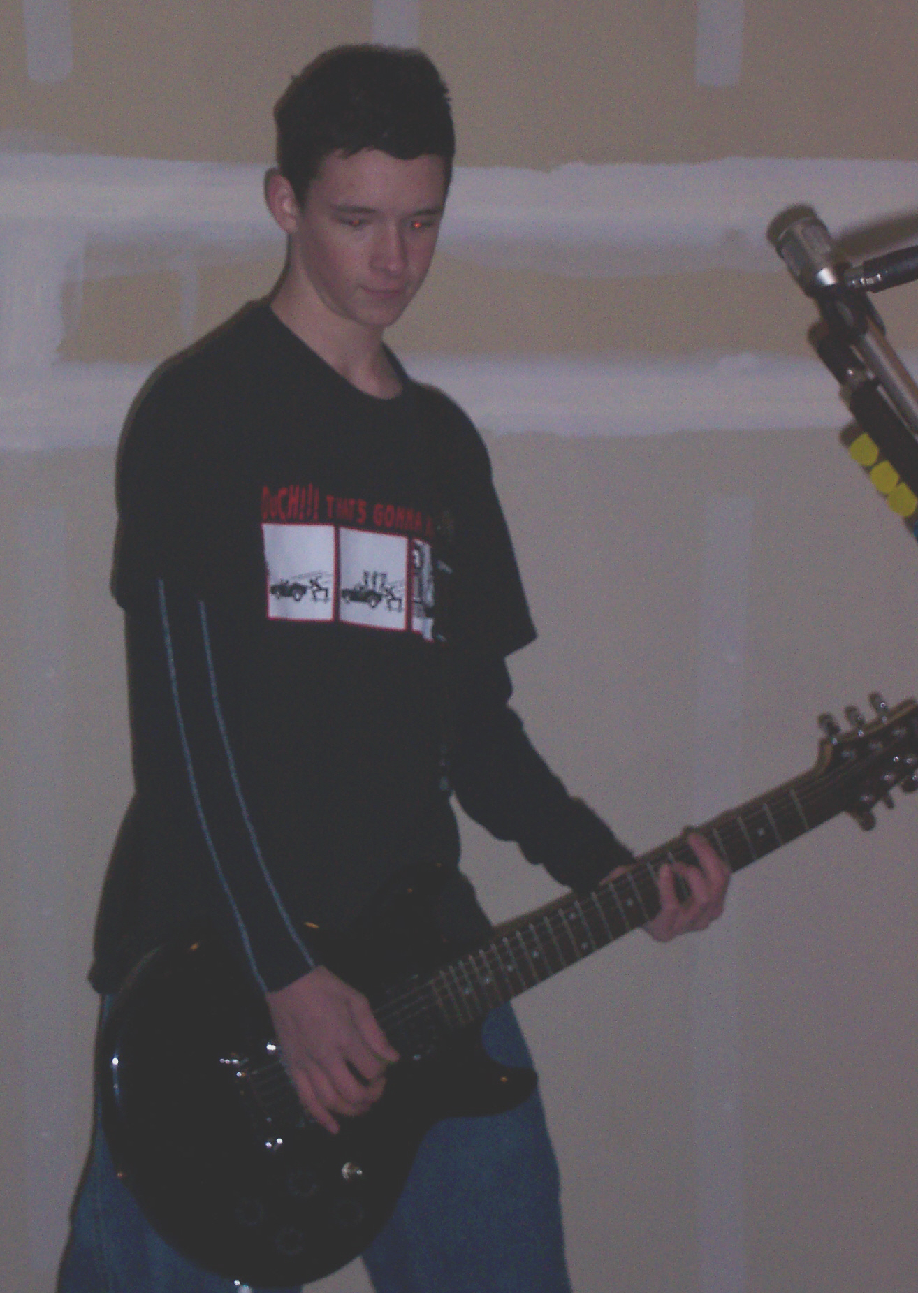 La la la, just playin' me guitar... (why do I have a smirk on my face?)