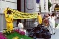 consegna dei sacchi di rifiuti in comune -danza dell'Abracalam - 11kb