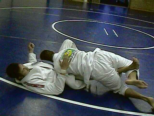 Finishing the kneebar!