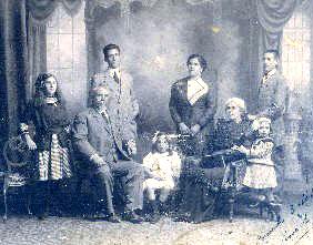 Luisa (Duba), Emiliano, Guillermo (William), Chabela, Ana (my grandmother), Dolores, Carmen and Alberto