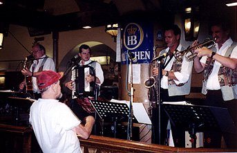 hofbrauhaus.jpg (83694 bytes)