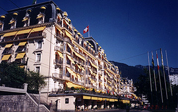 hotel.jpg (85826 bytes)