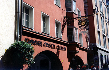 swarovski.jpg (92692 bytes)