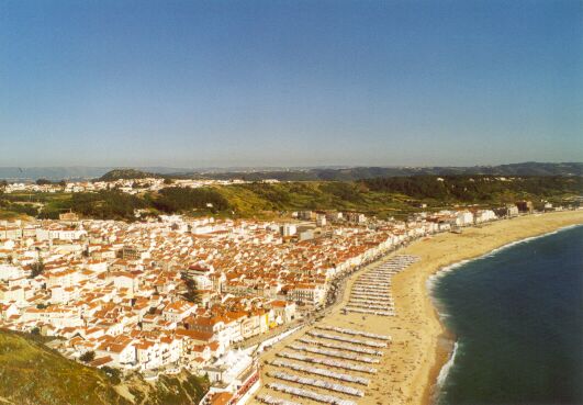 EP6, same beach, now with more
village (Nazare?).