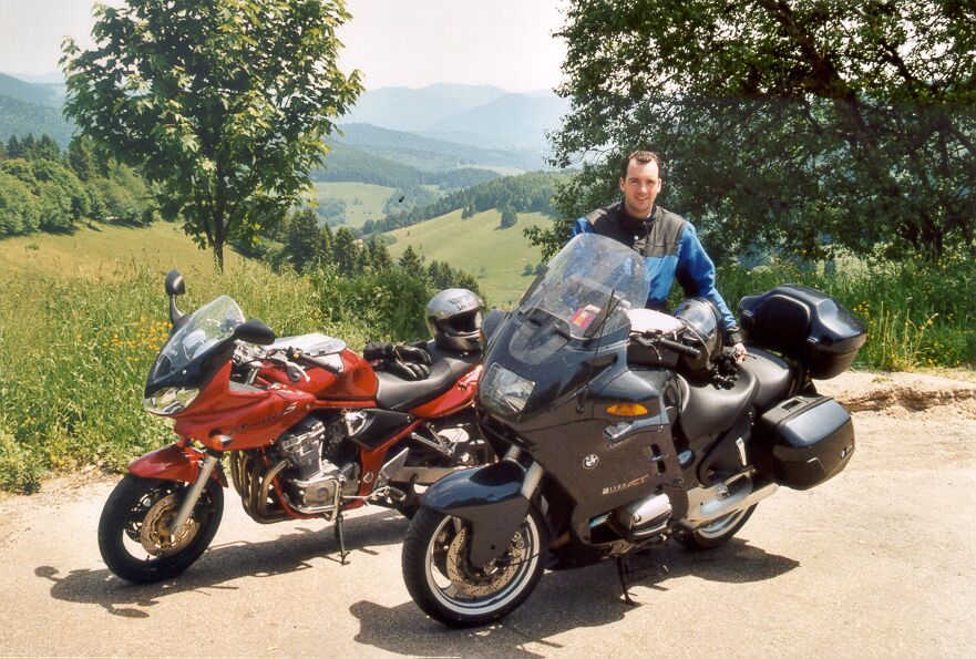 Leon, Zoeki and Magnet in France
