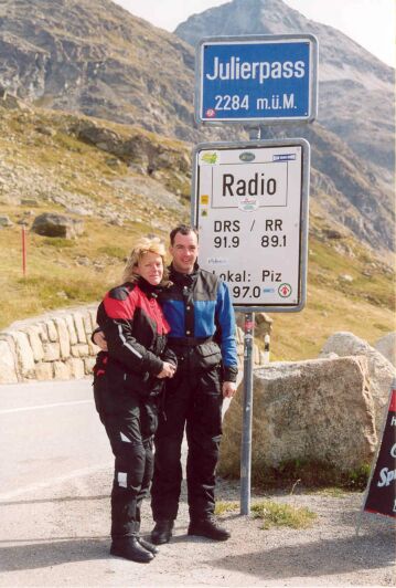 Jackie and Leon at the Julierpass