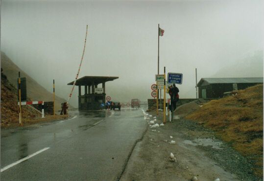 Mark hugging the sign on the Forcola
pass at the Italian border