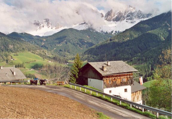 Going up the Kofel Joch (Passo di Eores).