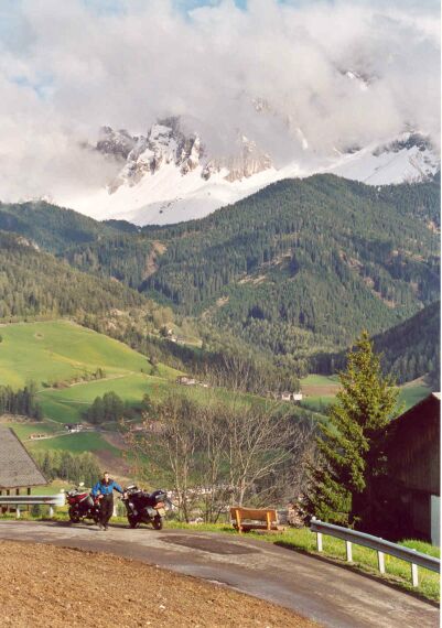 Going up the Kofel Joch (Passo di Eores).