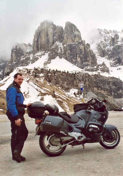 Leon at the Gr&ouml;dner Joch (Passo di
Gardena).