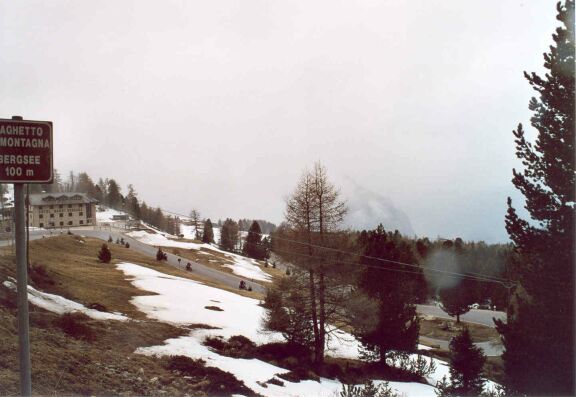 The road going up the Passo di Falzarego.