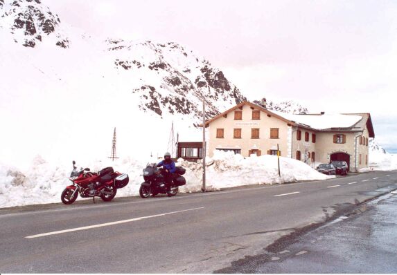 Our bikes and Leon on top of the
Fl&uuml;elapass.
